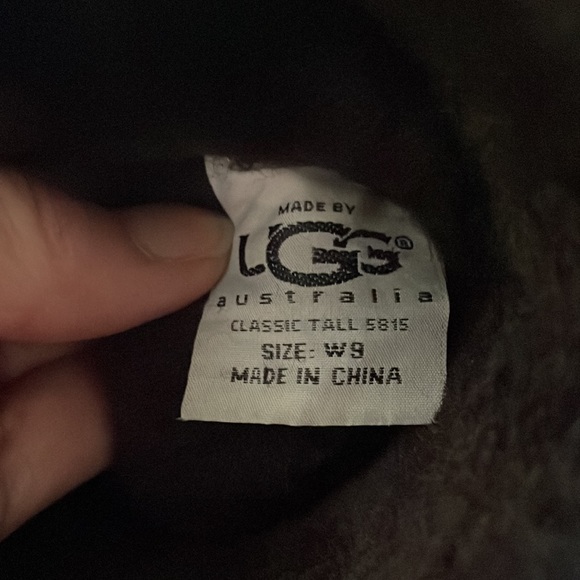 UGG tall classic boot - Picture 6 of 7